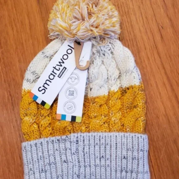 SmartWool Isto Retro Beanie Women's One Size Honey Gold NWT $40 - Picture 2 of 3